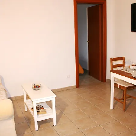Lagoon View - Adults Only Apartment *