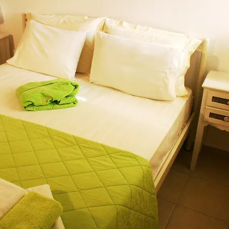 Lagoon View - Adults Only Apartment *
